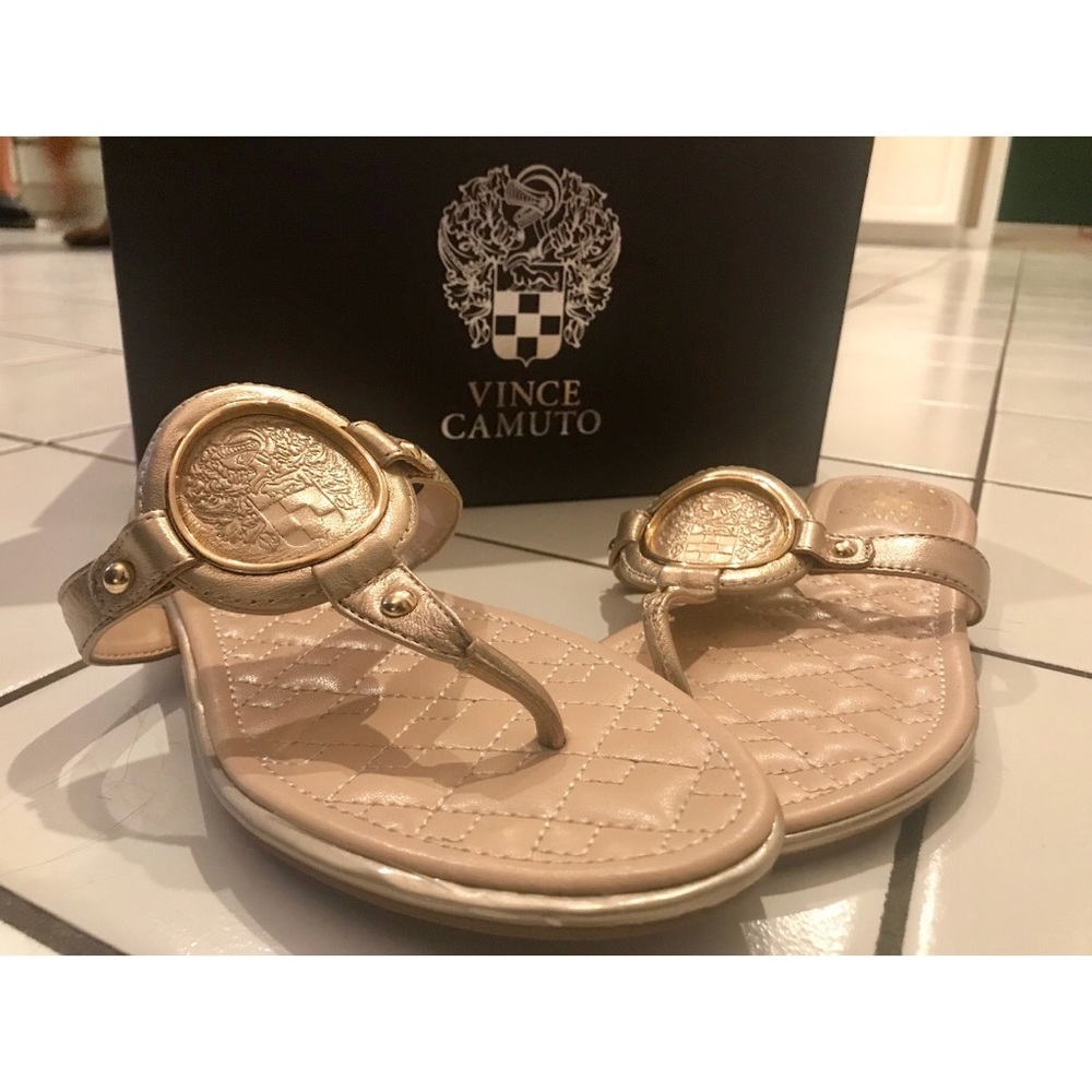 Vince camuto sandals size 7